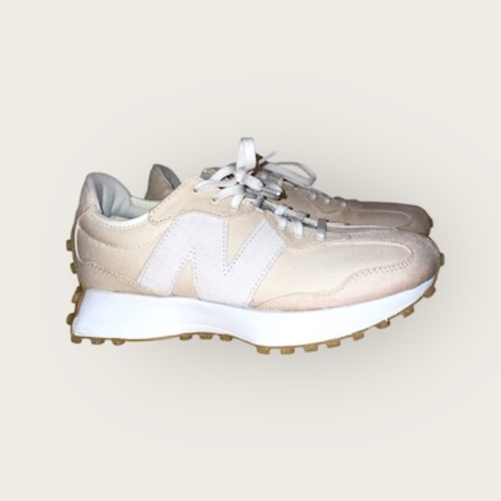 New Balance 327 “Macadamia Nut” Sneaker